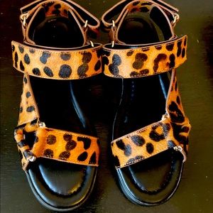 Aerosoles Wave leopard print leather sandals.